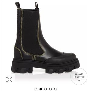 GANNI Black leather ankle boot with yellow stitching